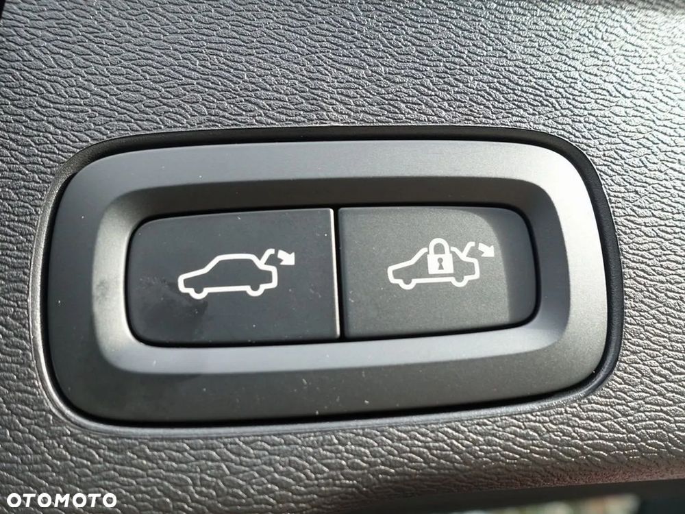 Volvo XC 60 B5 B AWD Plus Black Edition - 10