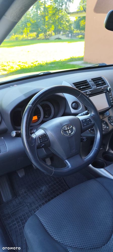 Toyota RAV4 - 18
