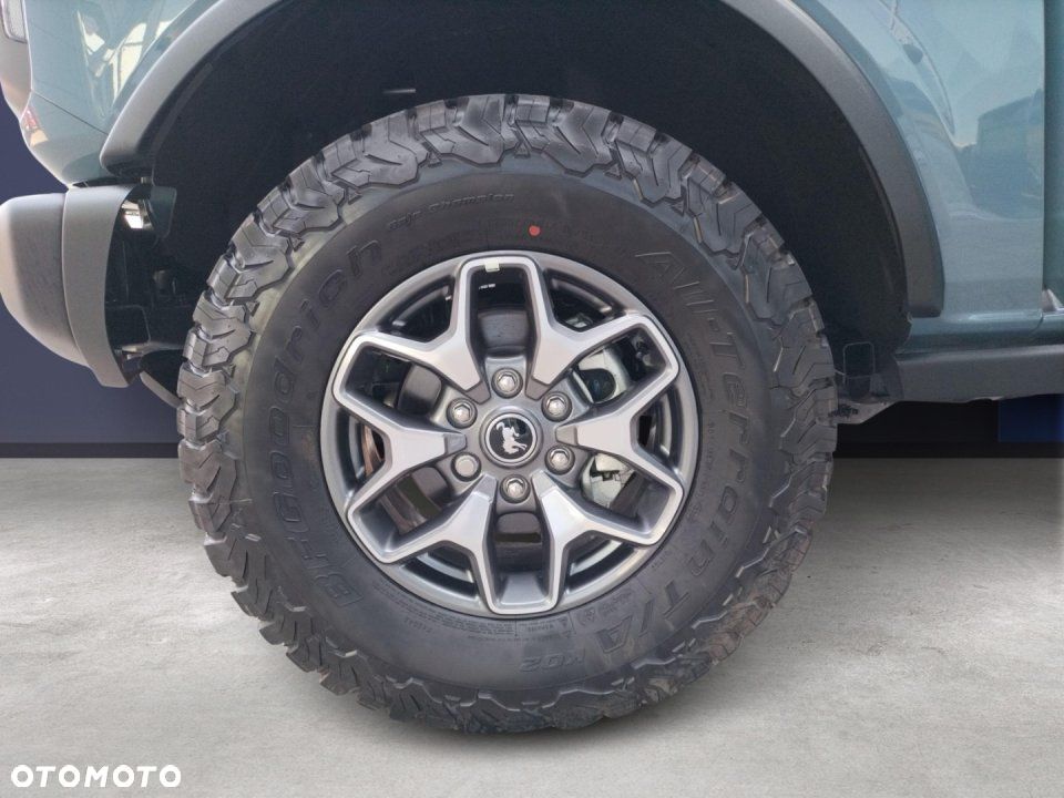 Ford Bronco - 9