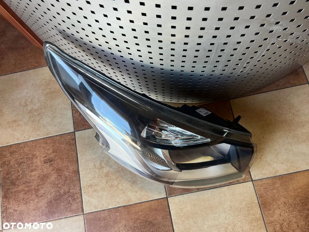 LAMPA REFLEKTOR PRZÓD PRZEDNIA PRAWA RENAULT TRAFIC III 260109424R - 2