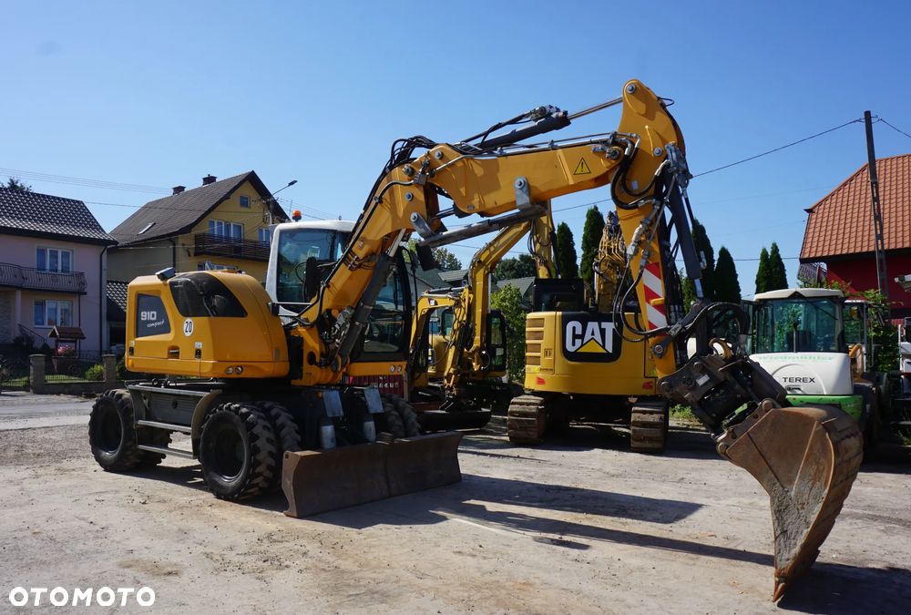 Liebherr A 910