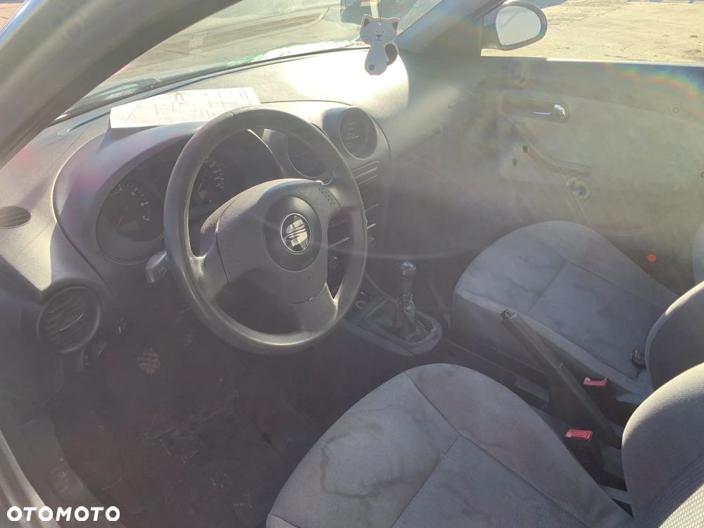 SEAT IBIZA 2004 *SAMOCHÓD NA CZĘŚCI* 2661  MASKA, LAMPA, DRZWI, LUSTERKO, ZDERZAK, GRILL, BŁOTNIK, KLAPA, BELKA, DESKA, FOTELE, KANAPA, ĆWIARTKA, KIEROWNICA, TARCZE, ZACISKI, ZAWIESZENIE, KOMPLETNY PRZÓD, KOMPLETNY TYŁ, LICZNIK, ZEGARY, PRAWE LEWE PRZÓD TYŁ - 5