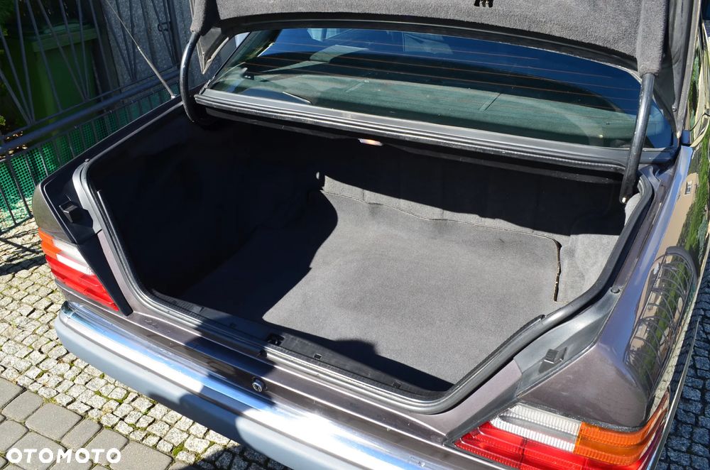 Mercedes-Benz W124 (1984-1993) - 10