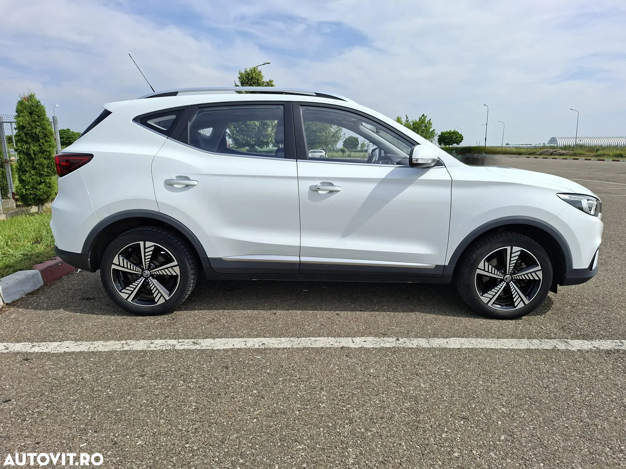 MG ZS EV Luxury - 5