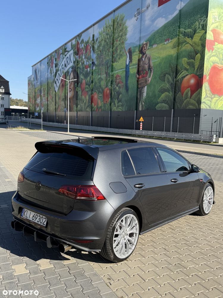 Volkswagen Golf - 3