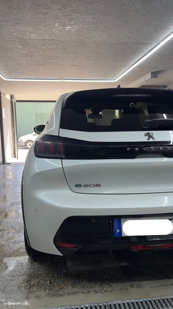 Peugeot e-208 Allure - 4