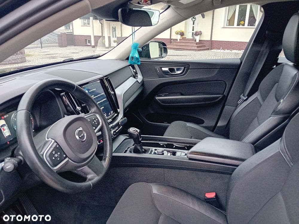 Volvo XC 60 D3 Momentum Pro - 23