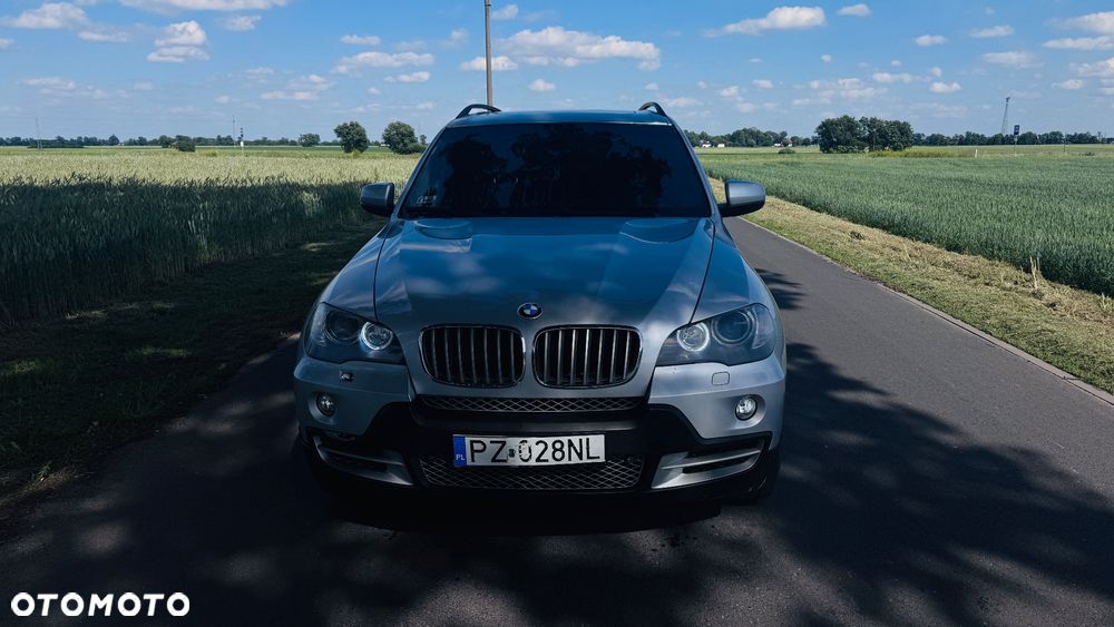 BMW X5 4.8i xDrive - 1