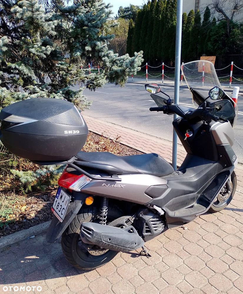 Yamaha NMAX - 4