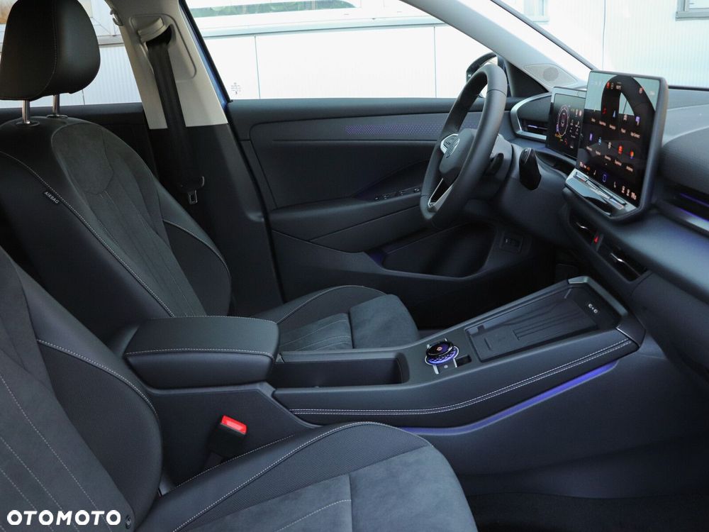 Volkswagen T-Roc - 18