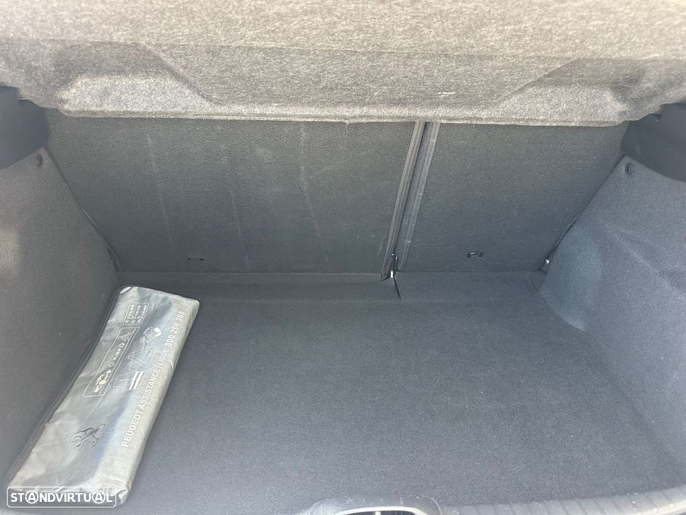 Peugeot 208 1.6 BlueHDi Style - 15