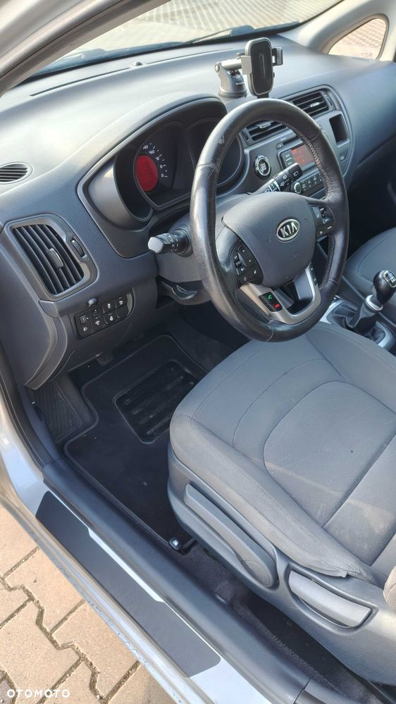 Kia Rio - 6