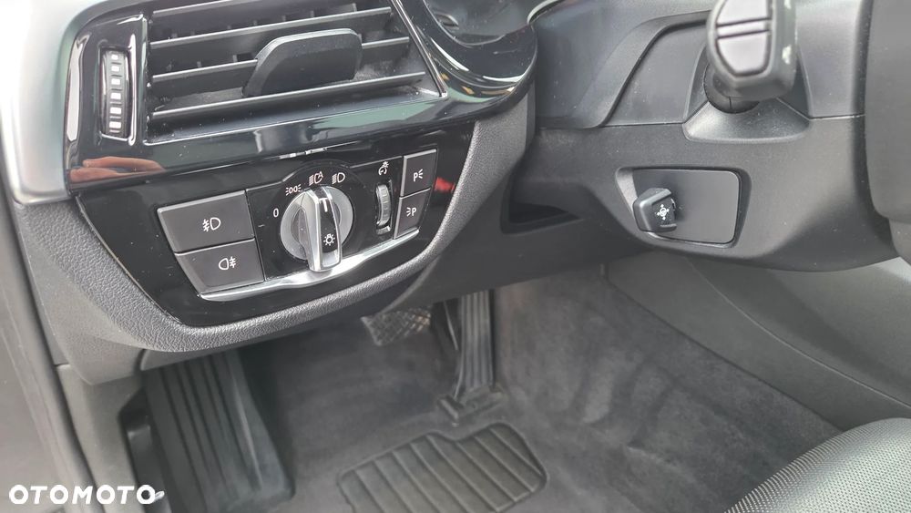 BMW Seria 5 520d Luxury Line sport - 30
