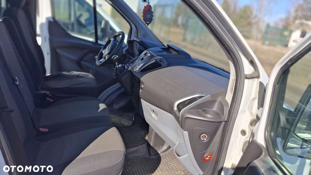 Ford TRANSIT CUSTOM - 8