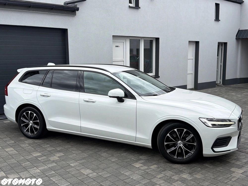 Volvo V60 B3 B DKG Momentum - 28