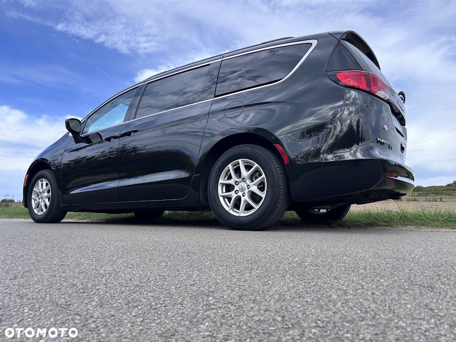 Chrysler Pacifica - 32