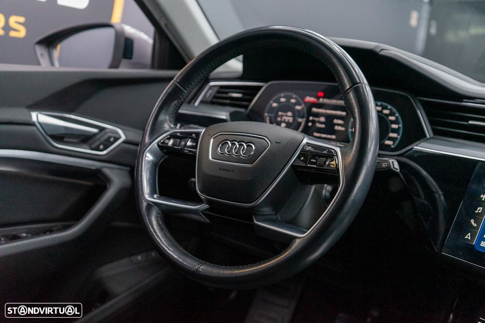 Audi e-tron 55 quattro Advanced - 39
