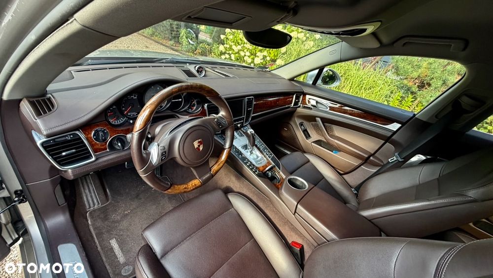 Porsche Panamera 4S - 9