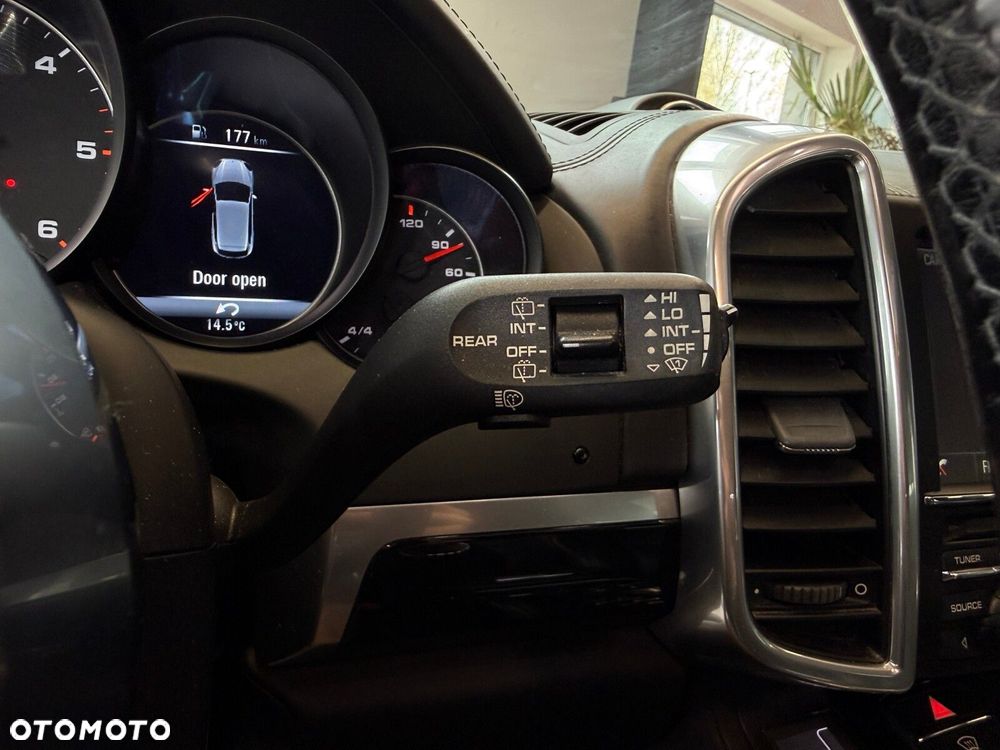 Porsche Cayenne - 33