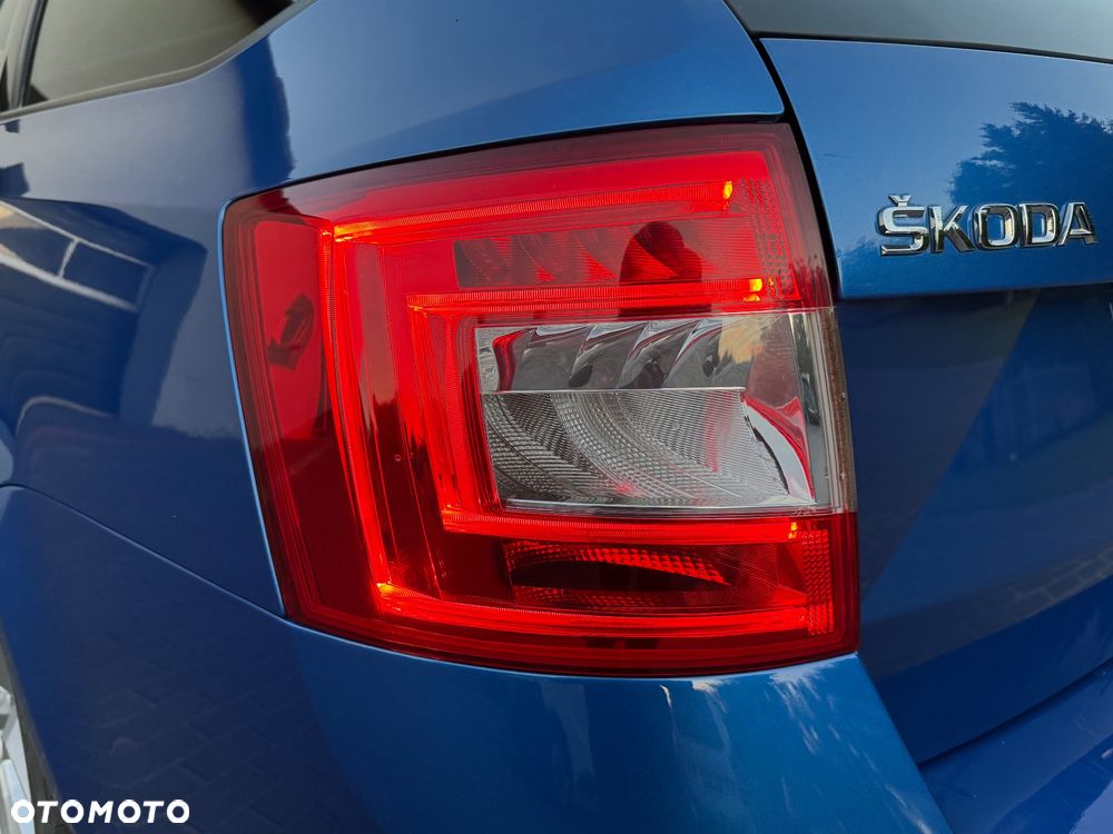 Skoda Octavia Combi 2.0 TDI RS - 31