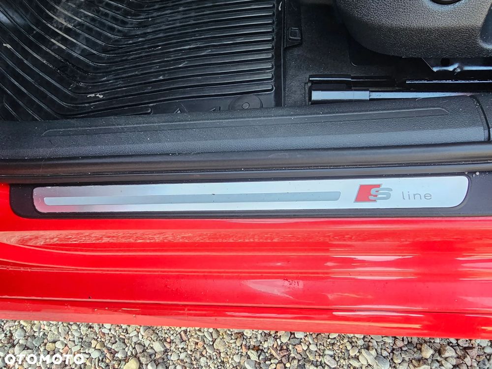 Audi A4 Avant 2.0 TDI DPF quattro Ambiente - 12