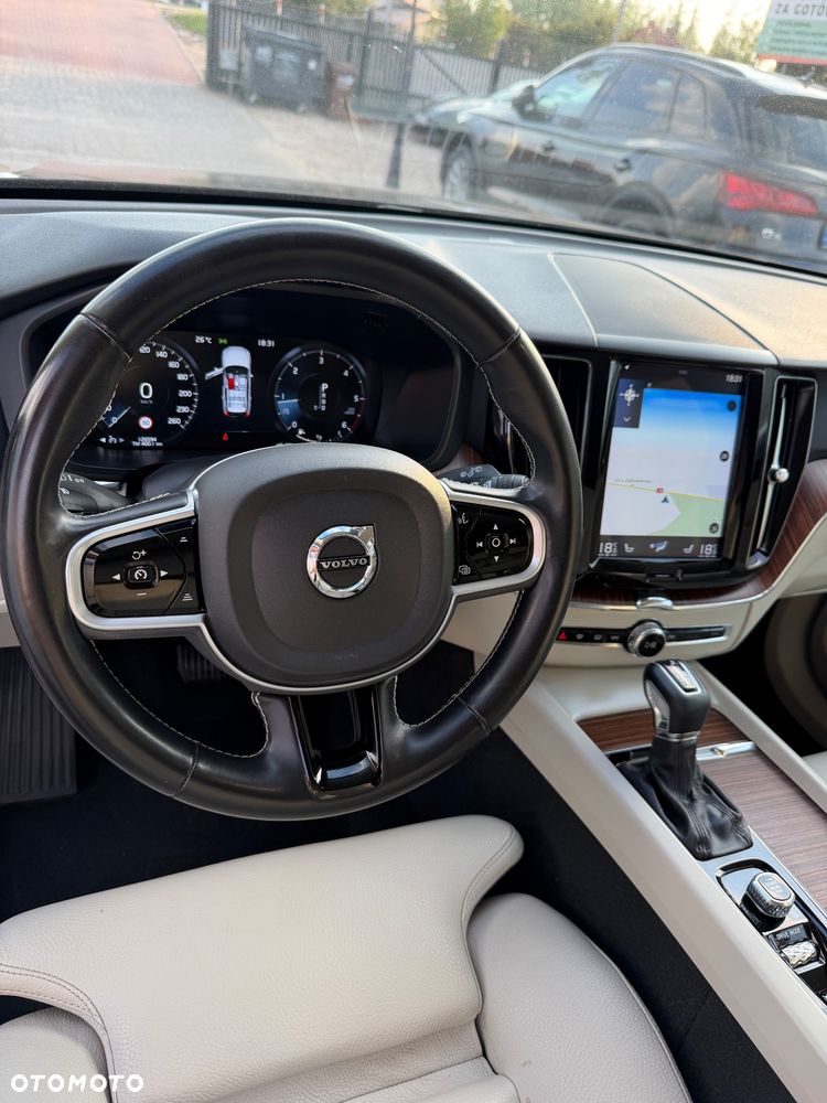 Volvo XC 60 D4 Momentum Pro - 13