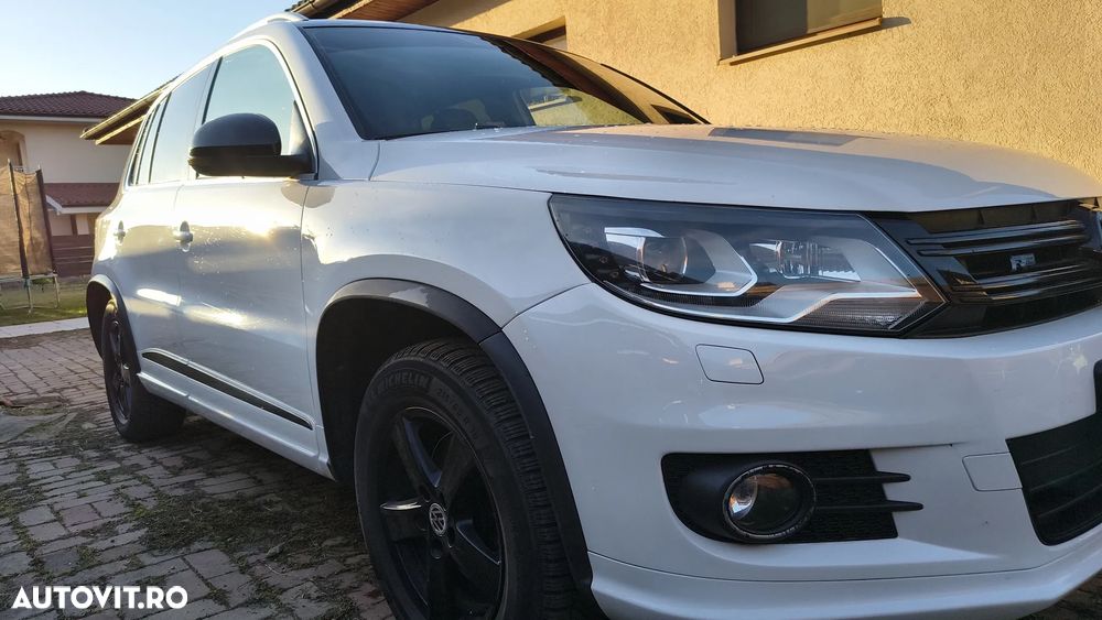 Volkswagen Tiguan - 1