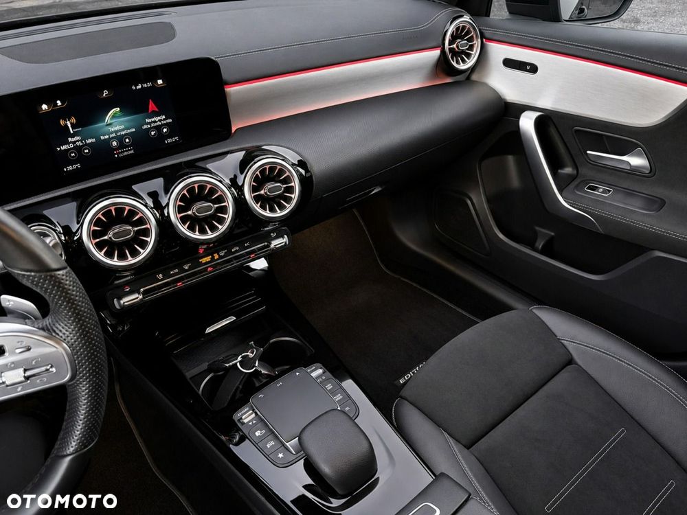 Mercedes-Benz Klasa A 200 AMG Line 7G-DCT - 25