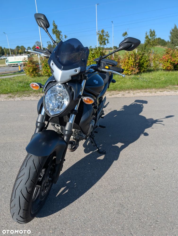 Suzuki Gladius - 4