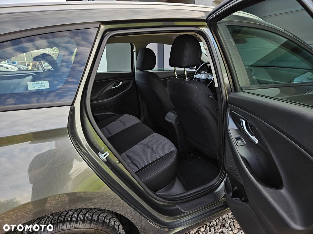 Hyundai i30 1.5 DPI Classic + - 14