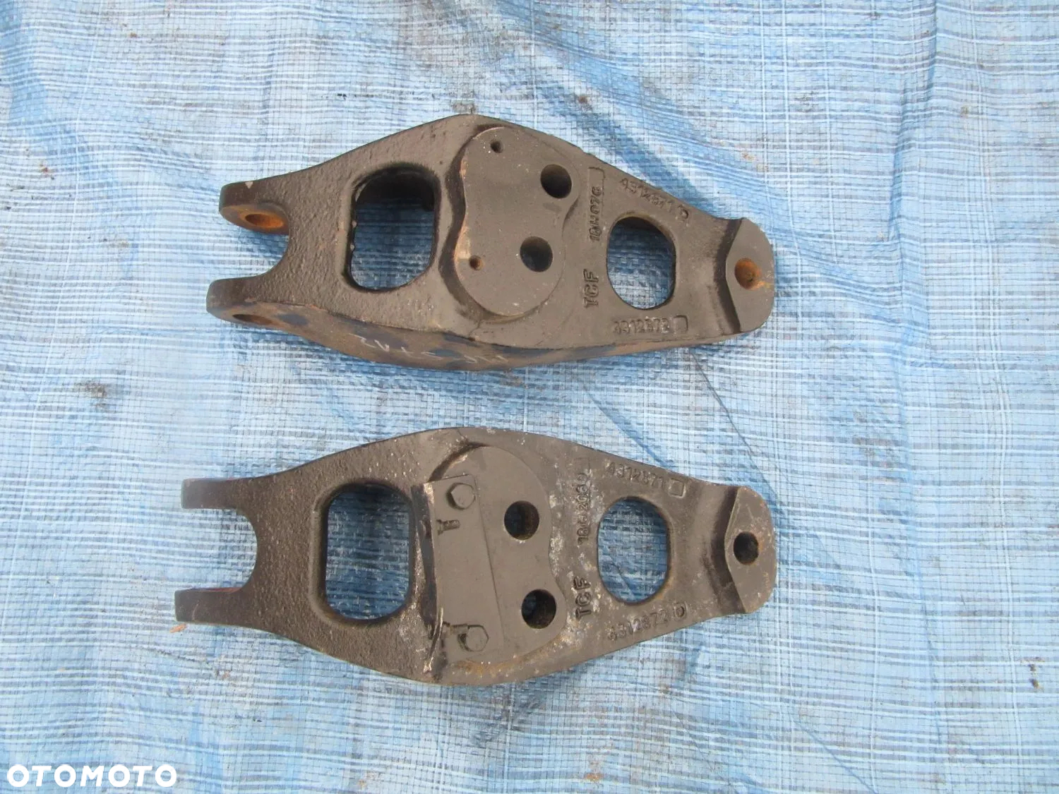 Wieszaki mocowanie stabilizatora Massey Ferguson 5710 5711 5712 5713 SL - 2