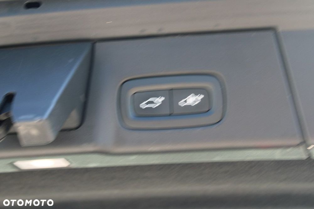 Volvo V90 Cross Country D4 AWD - 34