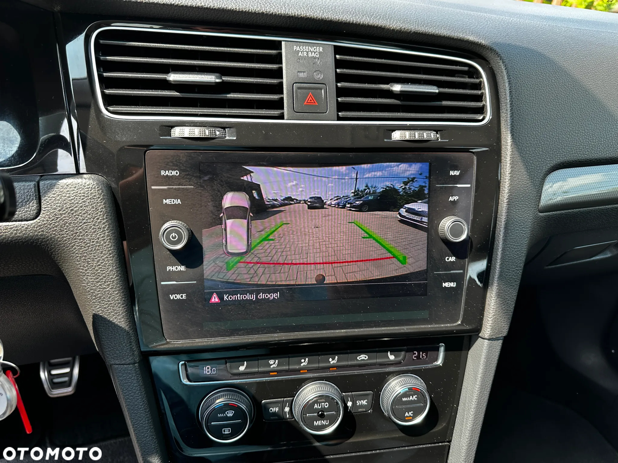 Volkswagen Golf - 14