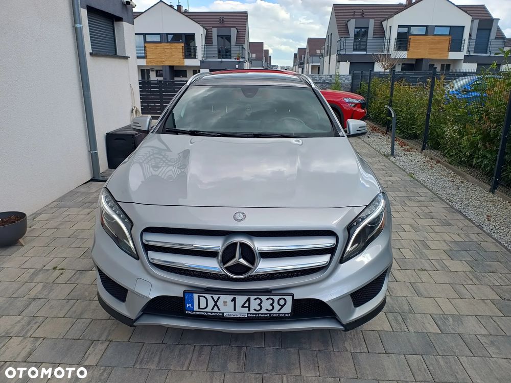 Mercedes-Benz GLA 250 4Matic 7G-DCT AMG Line - 3