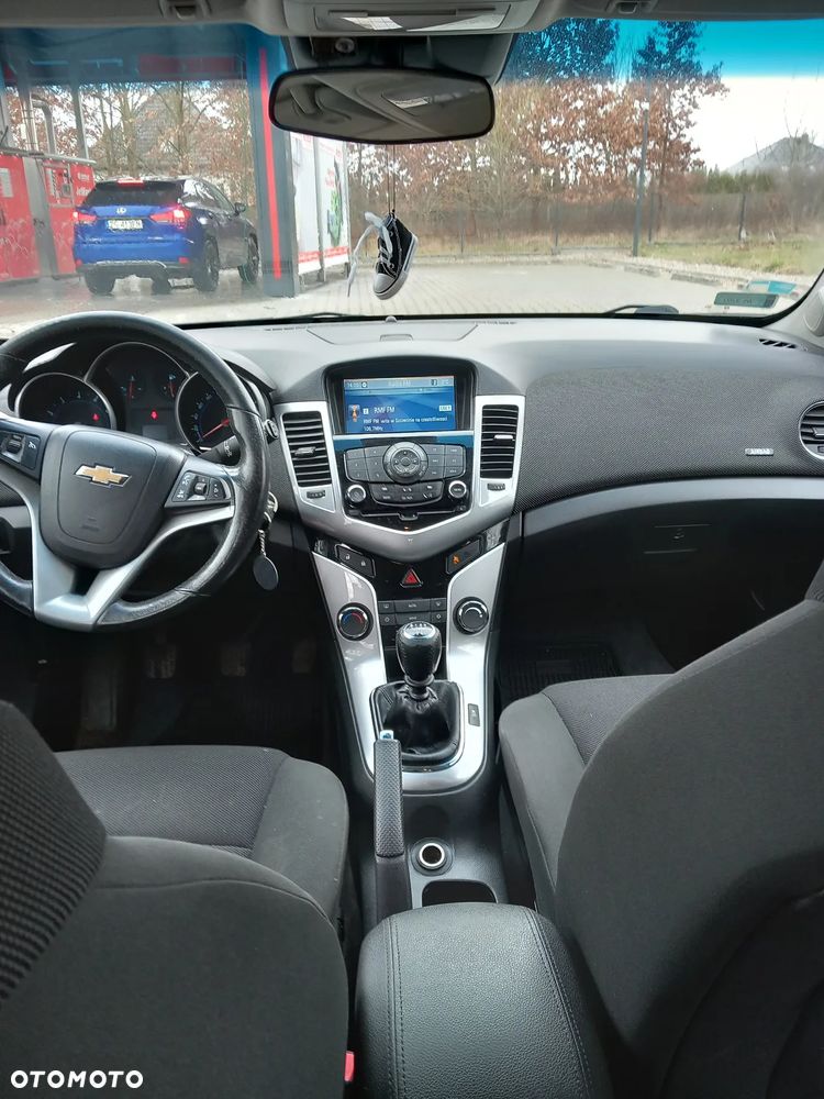 Chevrolet Cruze 1.8 LS+ - 14