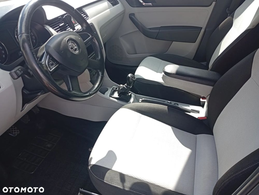 Skoda RAPID 1.6 TDI DPF Elegance - 8