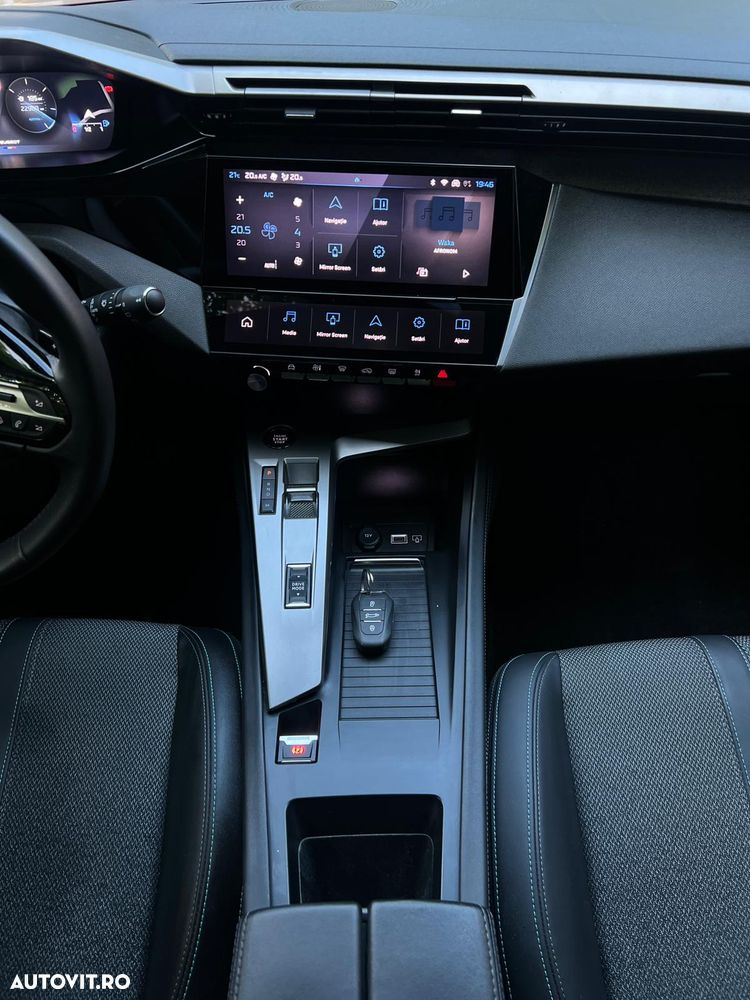 Peugeot 308 1.2 L PureTech Turbo S&S EAT8 Allure Pack - 12