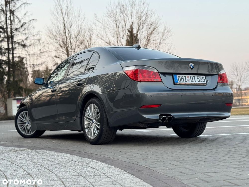 BMW Seria 5 545i - 12