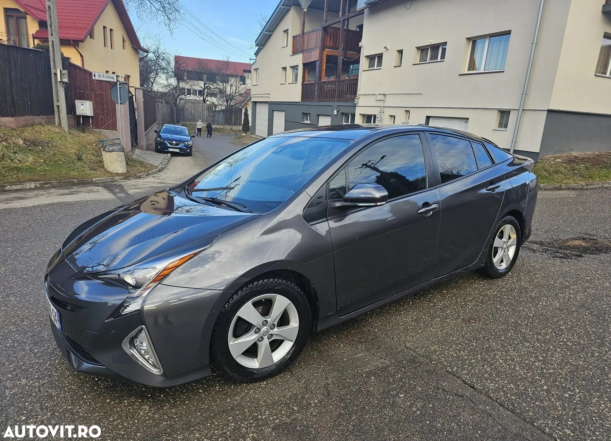 Toyota Prius (Hybrid) Executive - 10