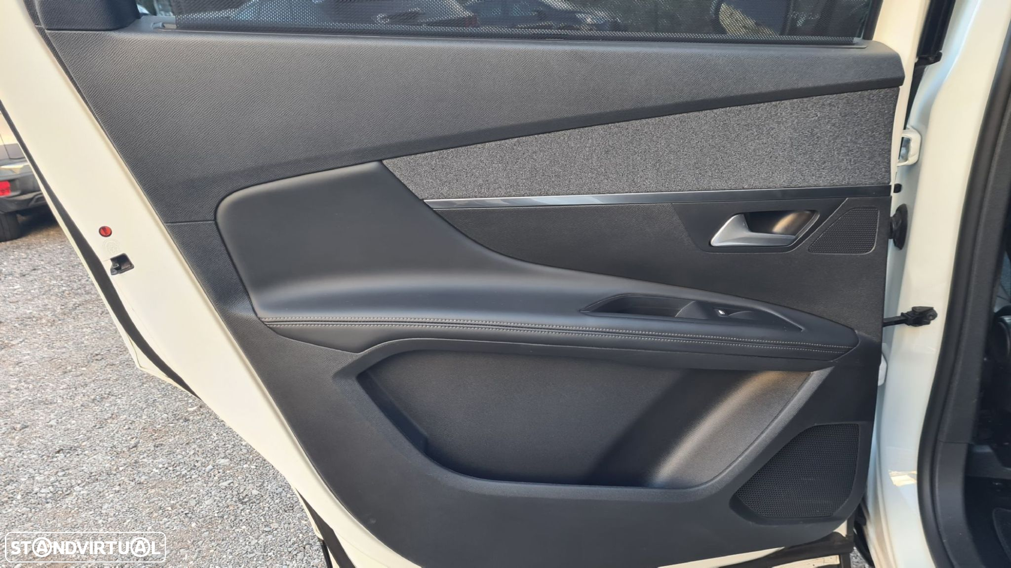 Peugeot 5008 1.6 BlueHDi Allure EAT6 - 41