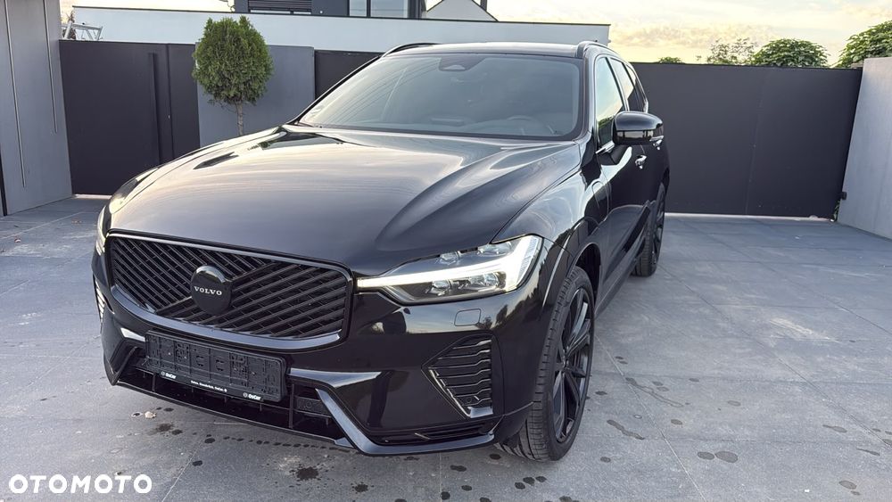 Volvo XC 60 T8 Plug-In Hybrid AWD Ultra Black Edition - 4