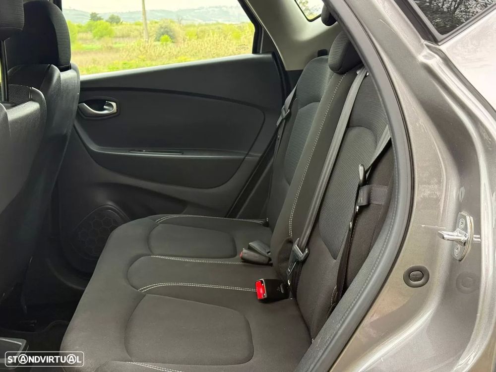 Renault Captur 1.5 dCi EDC - 18