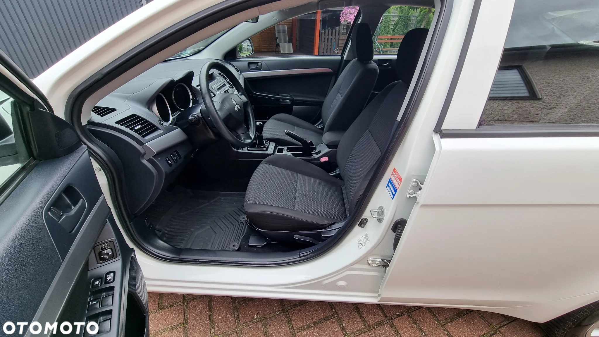 Mitsubishi Lancer 1.5 - 11