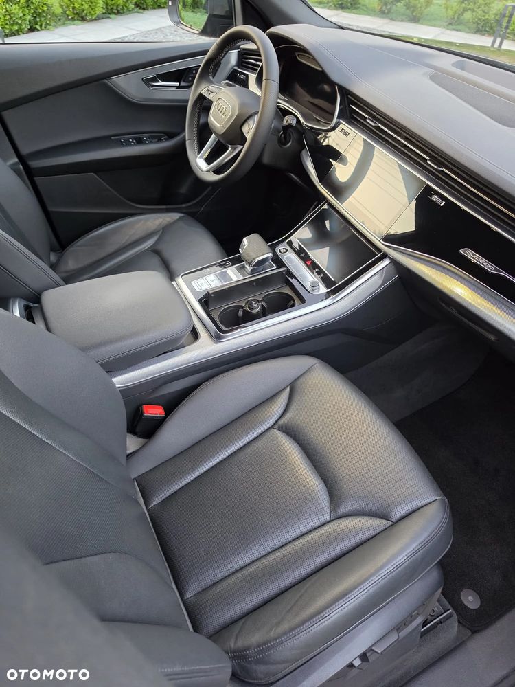 Audi Q8 - 10