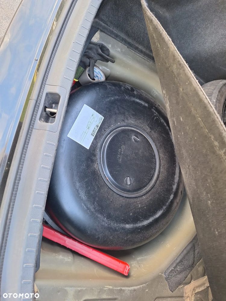 Toyota Corolla 1.6 Active - 23