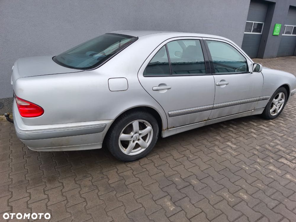 Mercedes-Benz Klasa E - 5