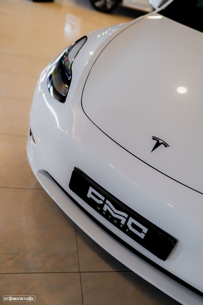 Tesla Model Y Long Range Dual Motor AWD - 14