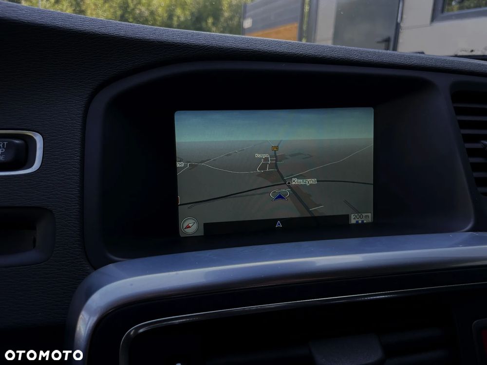 Volvo V60 D4 Geartronic Momentum - 26