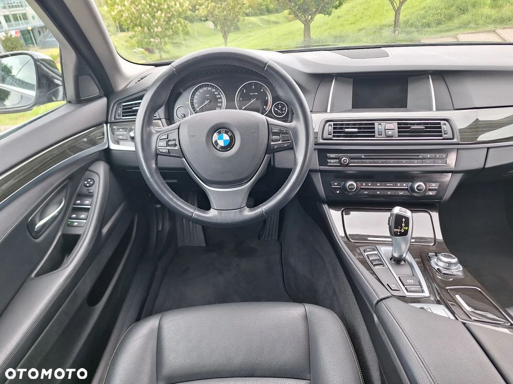 BMW Seria 5 520d Luxury Line - 28