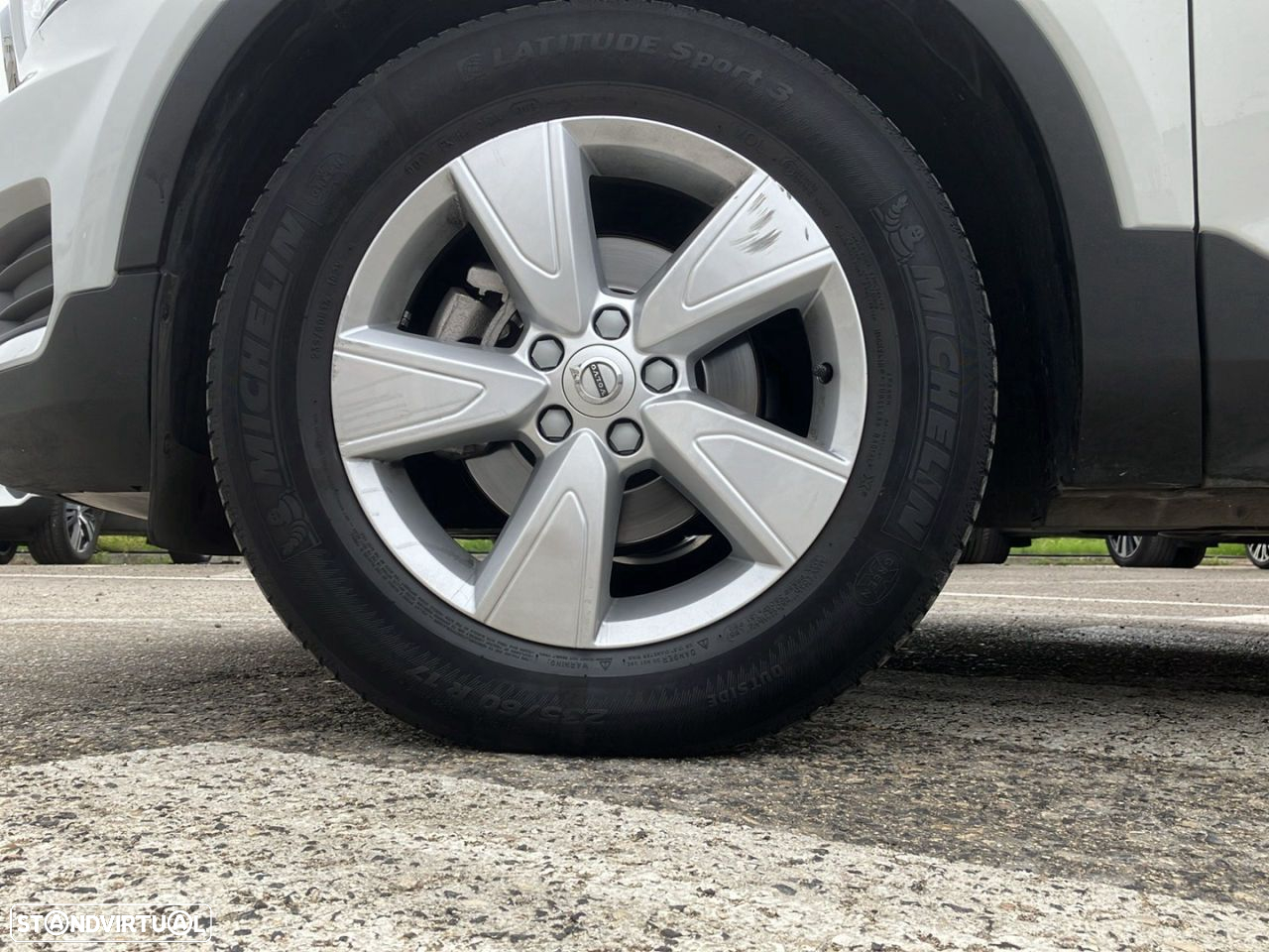 Volvo XC 40 2.0 D3 Momentum Geartronic - 27